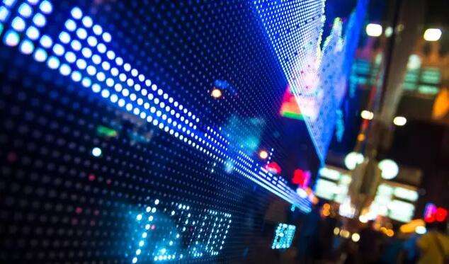 OLED 大爆发,掀起高阶手机新战局 OLED 大爆发,掀起高阶手机新战局