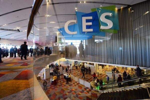 CES 2018 :新的触摸显示技术正在向你袭来! CES 2018 :新的触摸显示技术正在向你袭来!